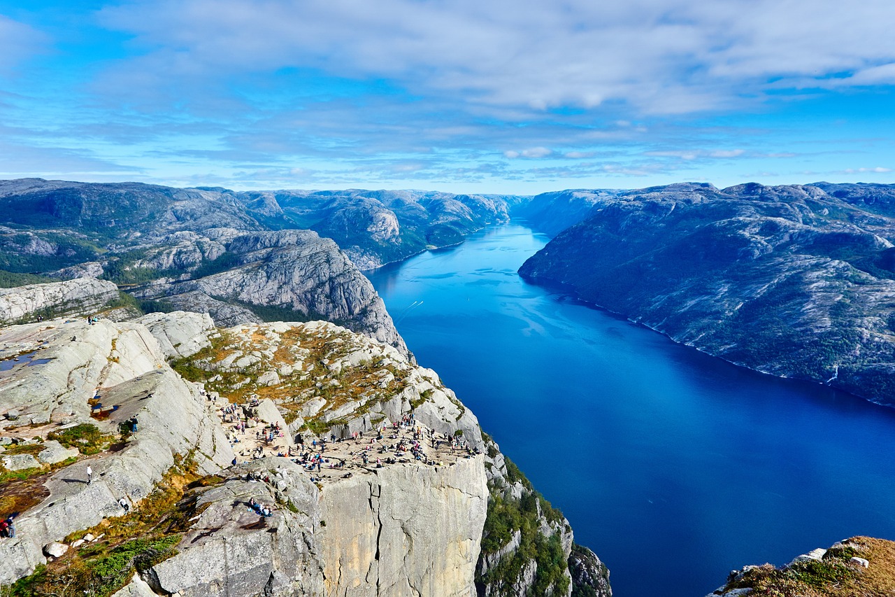 Read more about the article An Overview of Norway for Travelers